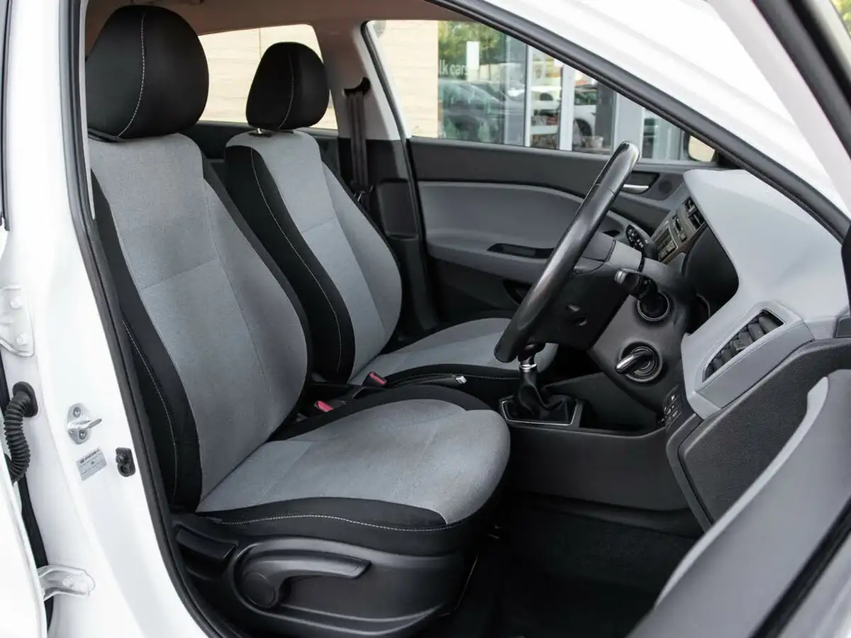 2016-hyundai-i20-12-se-hatchback-5d-big-26