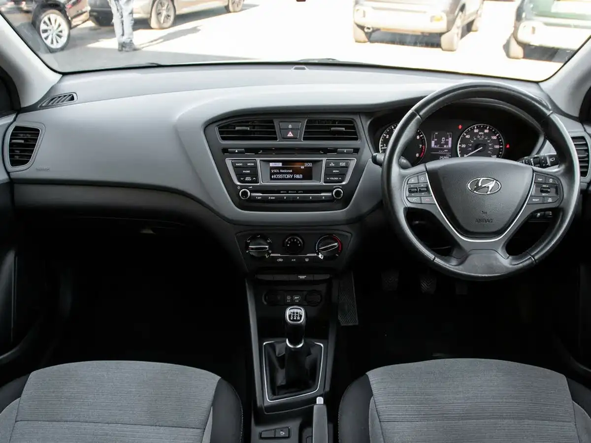 2016-hyundai-i20-12-se-hatchback-5d-big-2