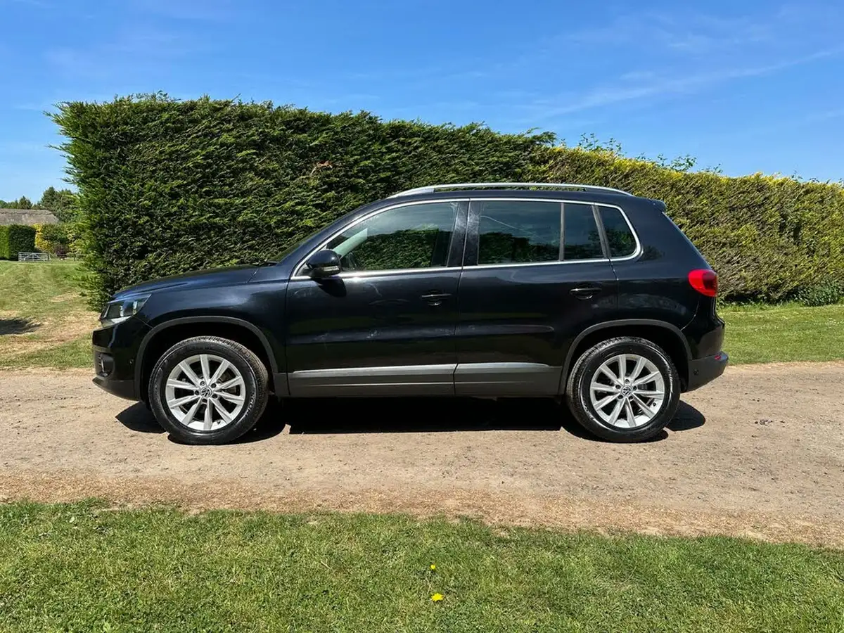 2012-volkswagen-tiguan-20td-se-140ps-4wd-dsg-big-3