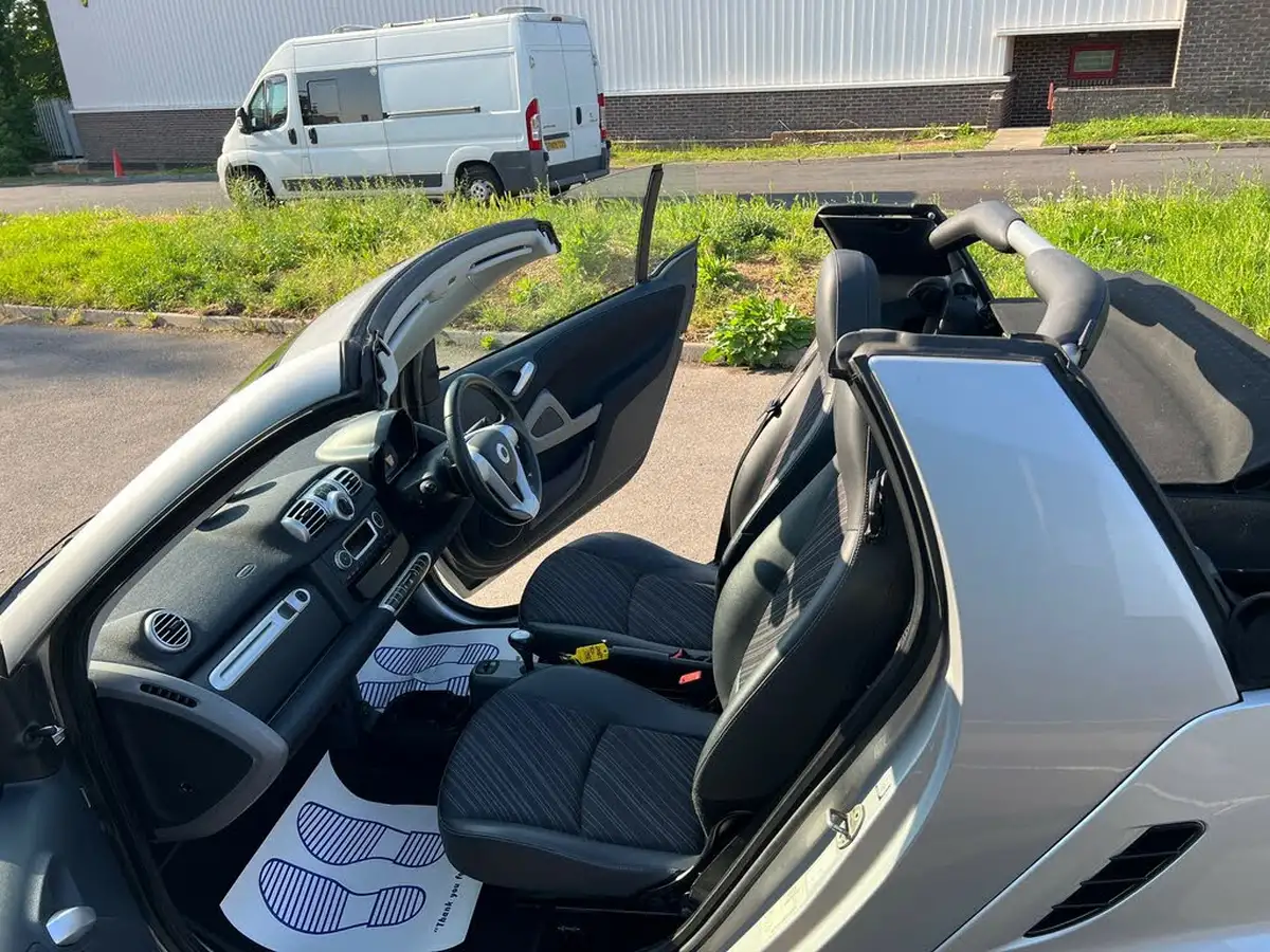 2011-smart-fortwo-10-pulse-71bhp-cabriolet-softouch-big-9
