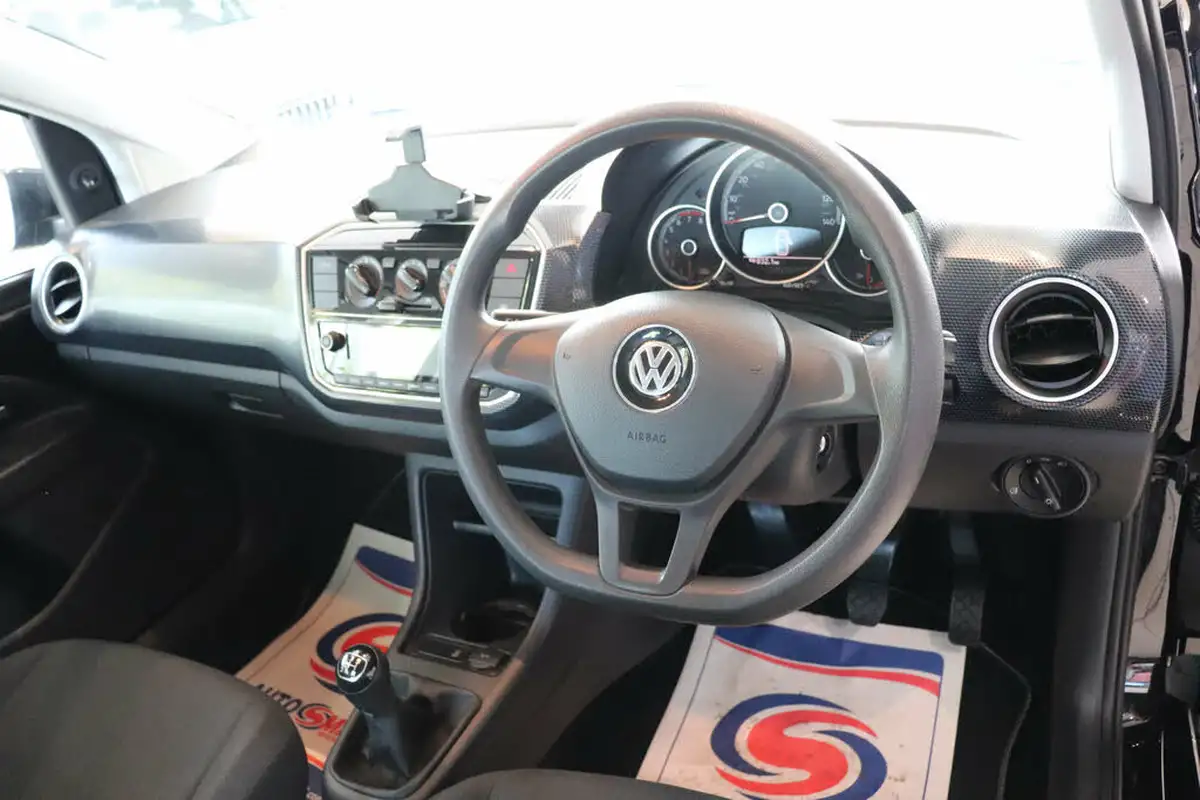 2018-volkswagen-up-10-move-up-ss-3d-big-16