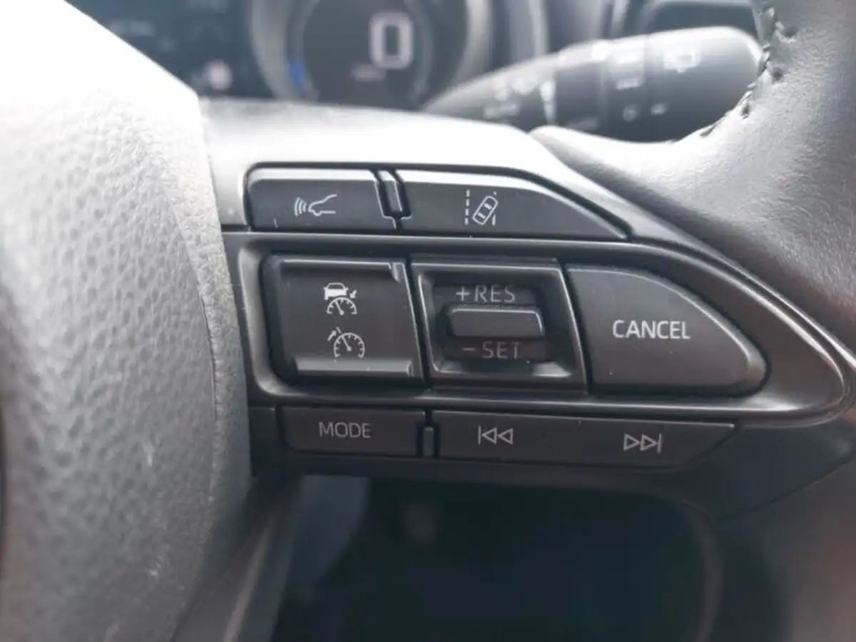 2022-toyota-yaris-cross-15-vvt-i-icon-big-14