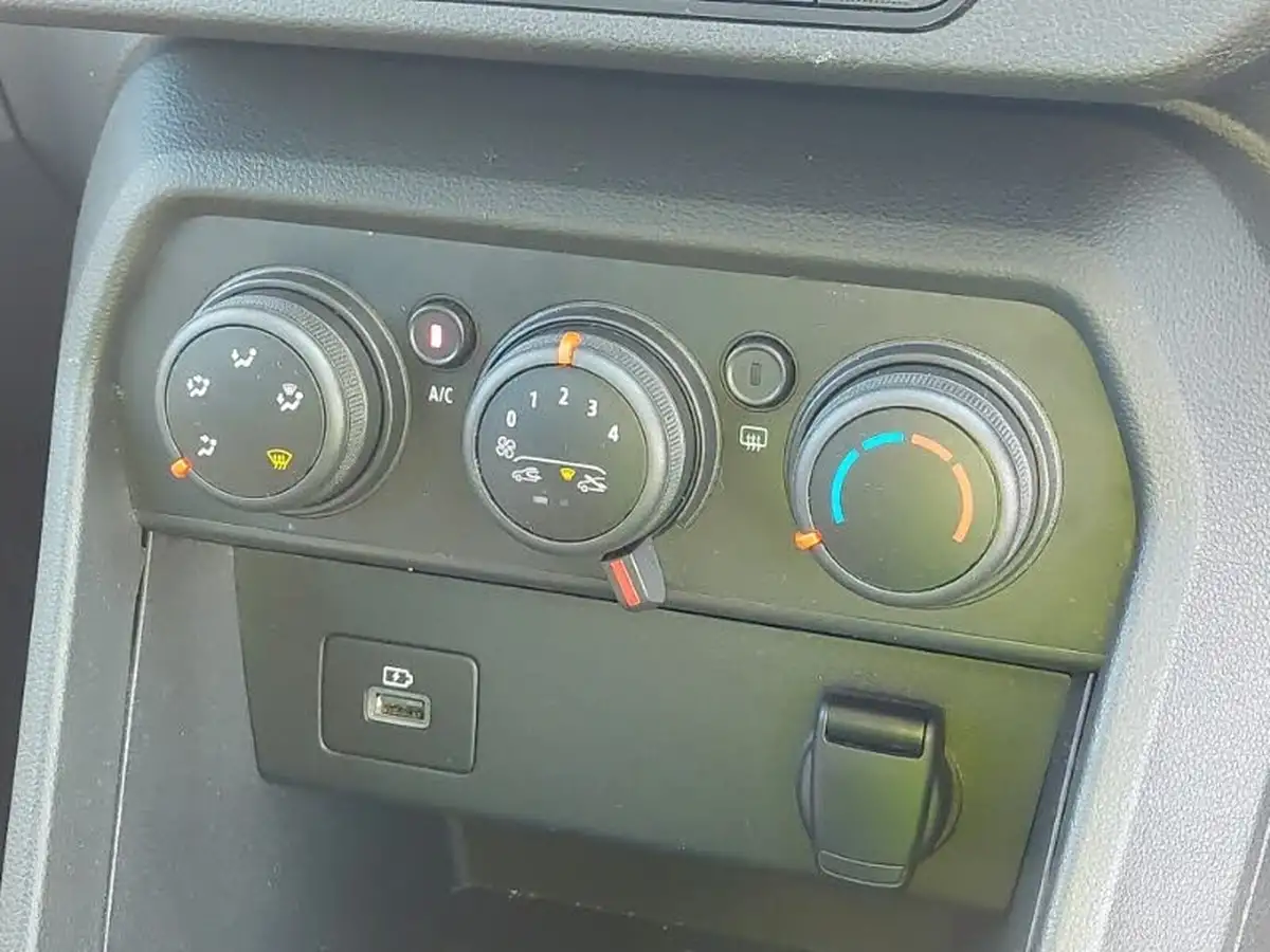 2022-dacia-sandero-stepway-10-tce-comfort-90bhp-big-17