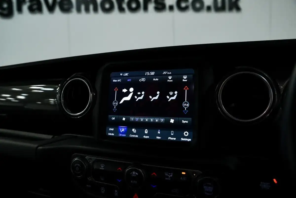 2020-jeep-wrangler-20-gme-night-eagle-big-17