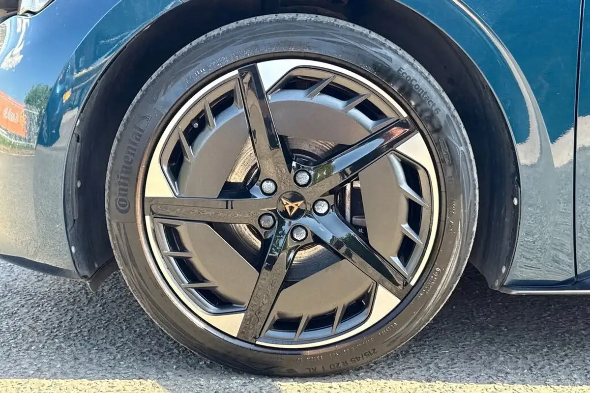 2022-cupra-born-e-v3-204ps-58kwh-big-10