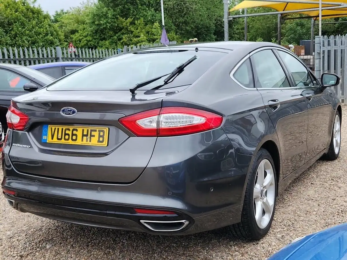2016-ford-mondeo-big-3