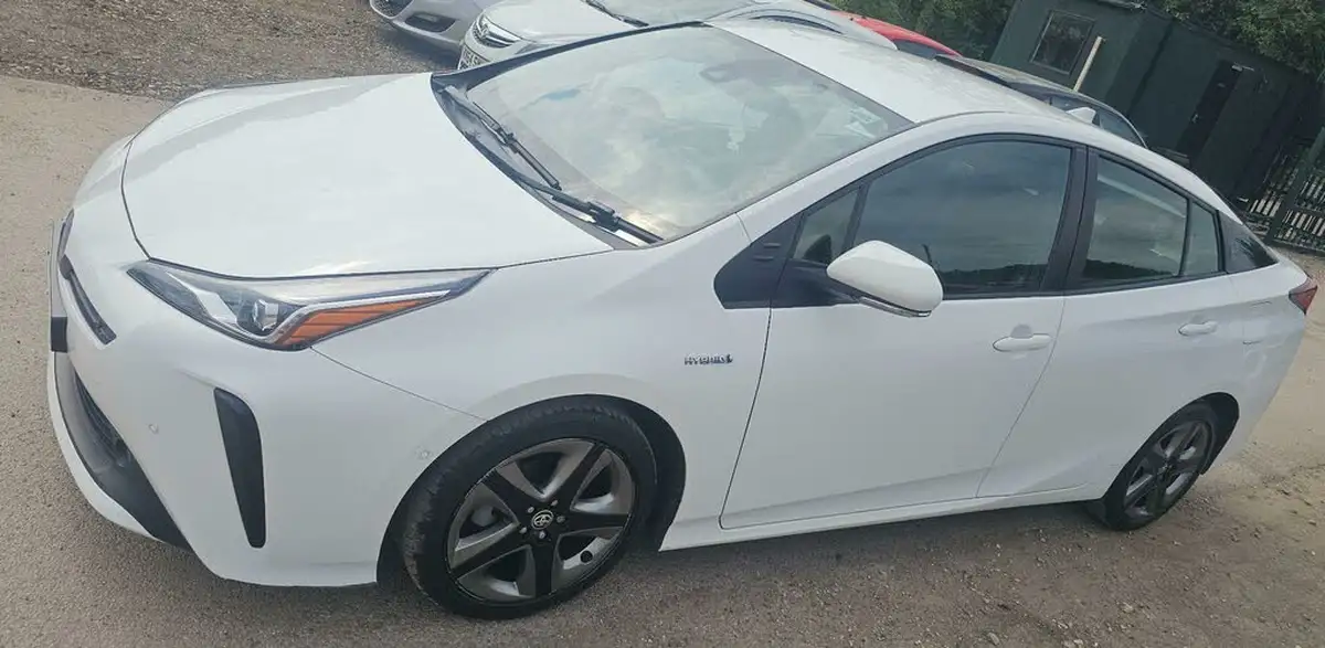 2019-toyota-prius-18-vvt-i-business-edition-plus-cvt-big-3