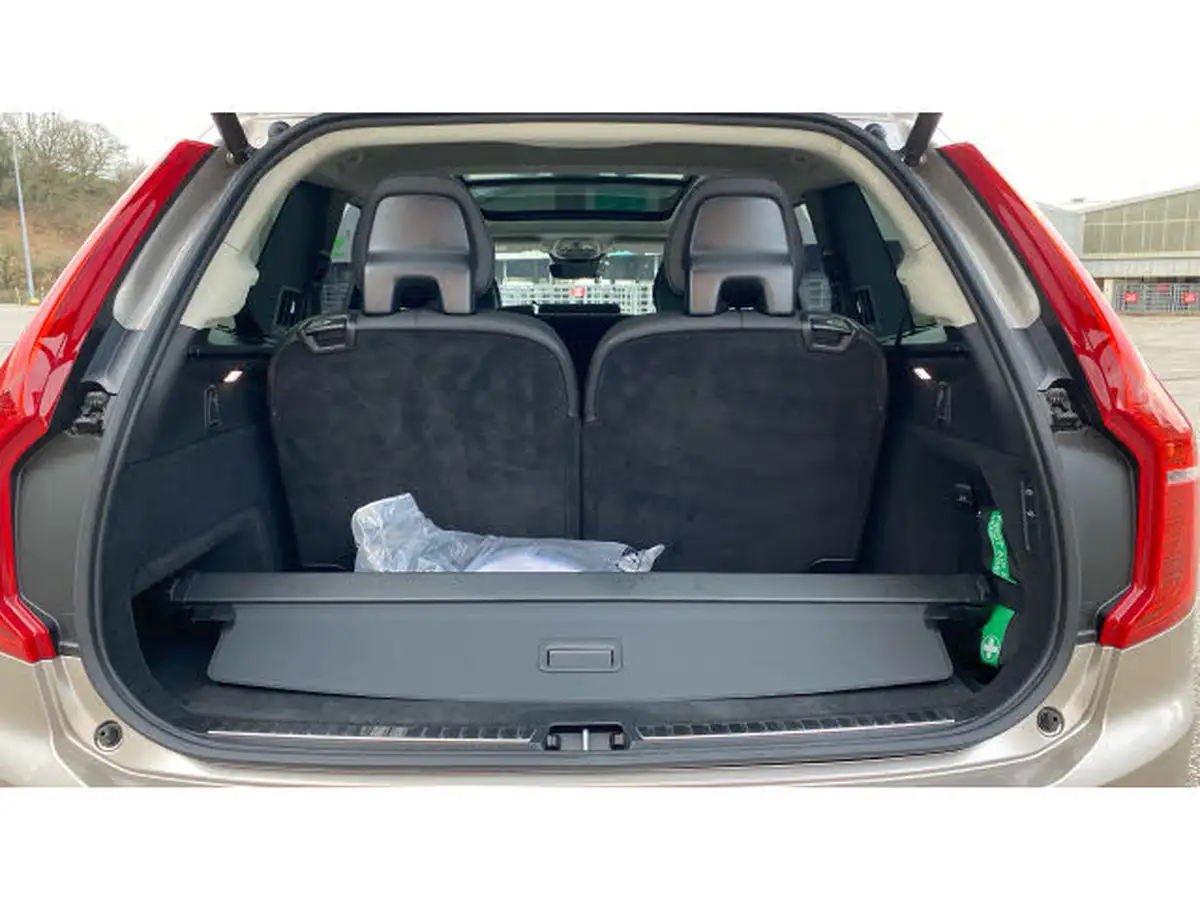 2024-volvo-xc90-20-t8-ultimate-dark-big-38