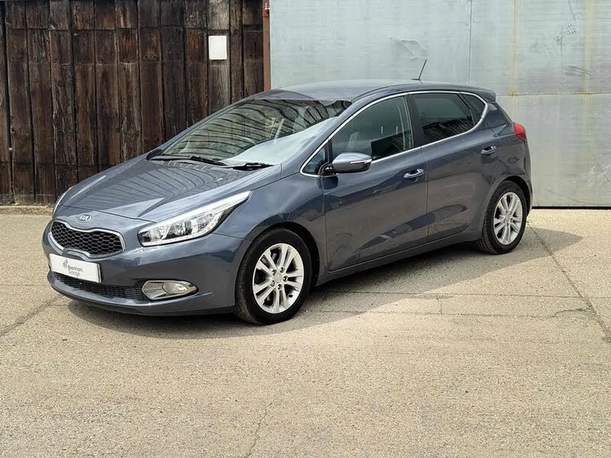 2014-kia-ceed-16crdi-3-isg-hatchback-big-2