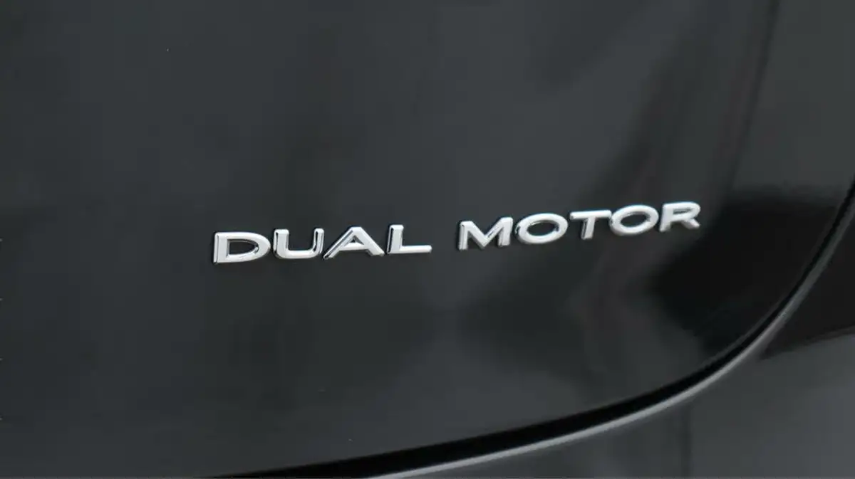 2021-tesla-model-3-e-long-range-4x4-big-22