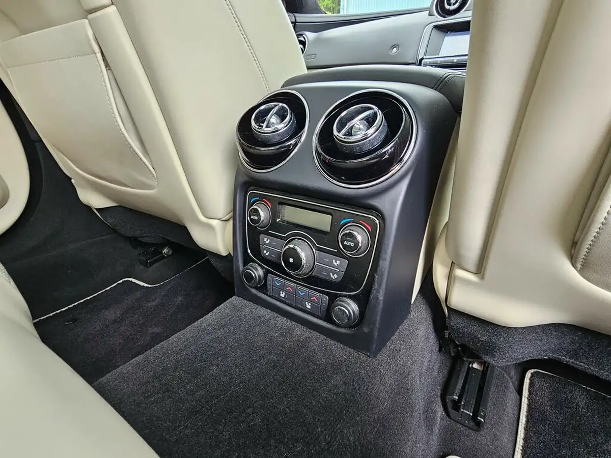2016-jaguar-xj-series-30td-xj-r-sport-30tdv6-296bhp-big-15