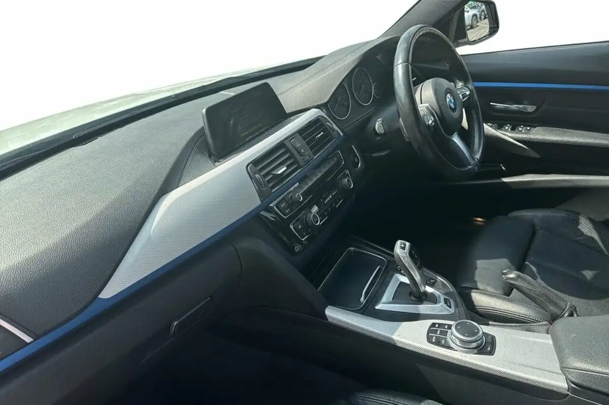 2018-bmw-3-series-20-330e-m-sport-big-10