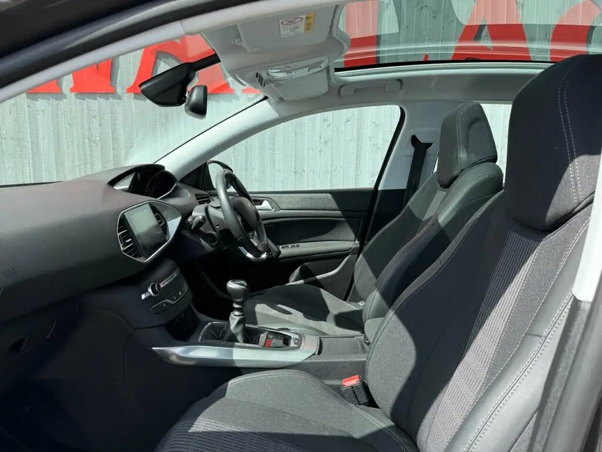 2020-peugeot-308-12-puretech-allure-130bhp-big-35