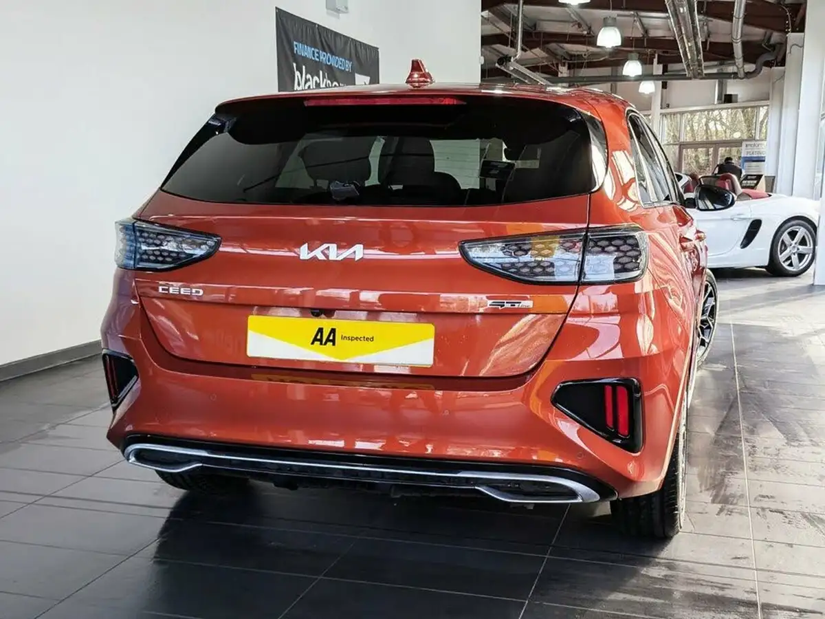2023-kia-ceed-15-t-gdi-gt-line-158bhp-big-9