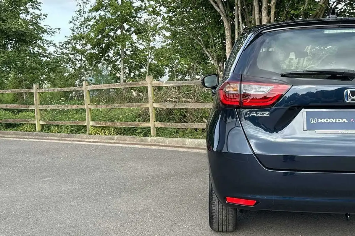 2022-honda-jazz-15-i-mmd-se-109ps-big-19