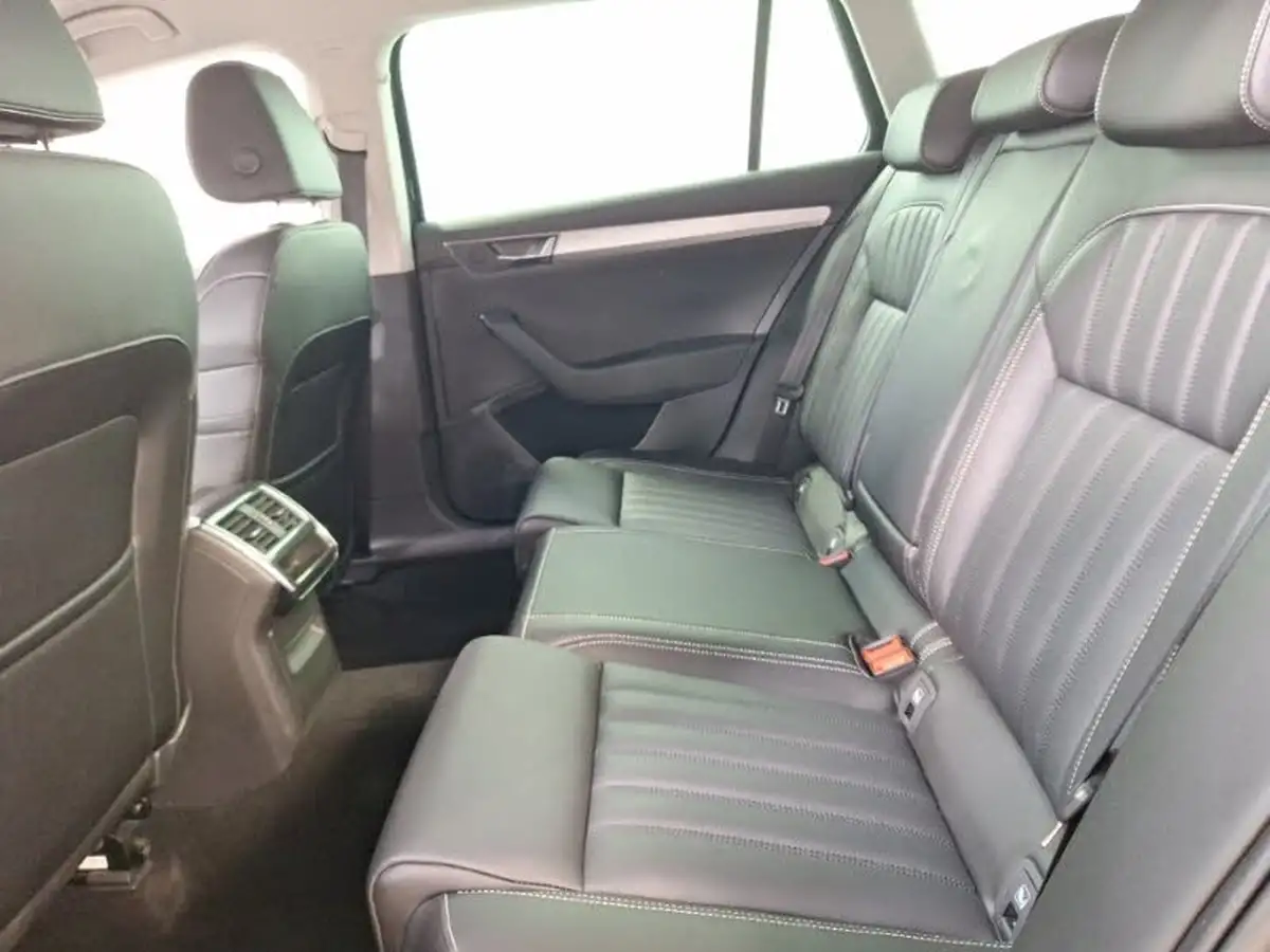 2023-skoda-superb-20tdi-se-technology-estate-dsg-big-5