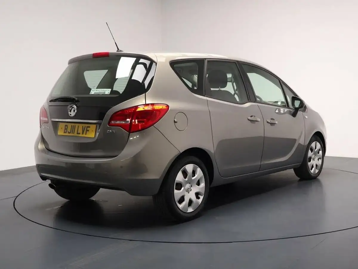 2011-vauxhall-meriva-17td-exclusiv-130ps-ac-big-10