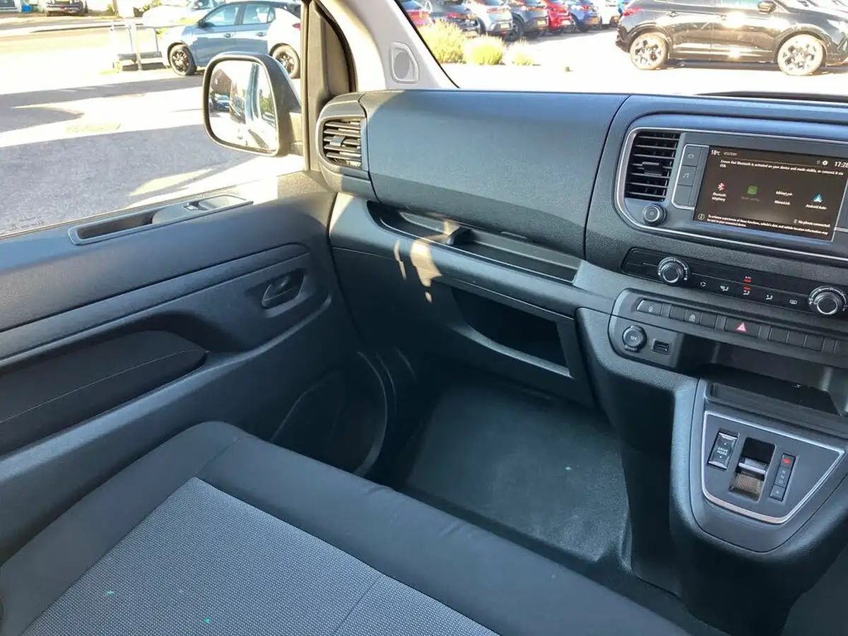 2023-vauxhall-vivaro-life-e-combi-l-big-27