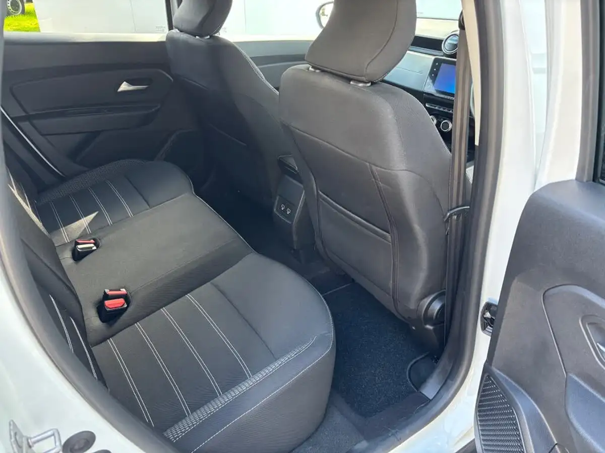 2022-dacia-duster-13-tce-prestige-150bhp-edc-big-16
