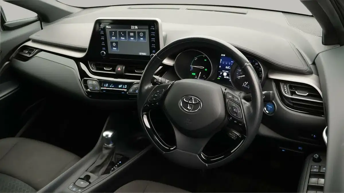 2020-toyota-c-hr-18-vvt-i-icon-parking-pack-big-9