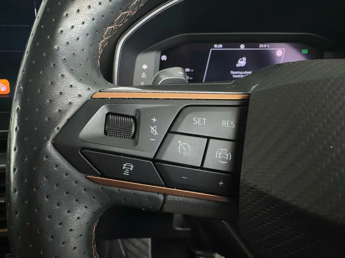 2021-cupra-formentor-14-e-hybrid-v1-big-16