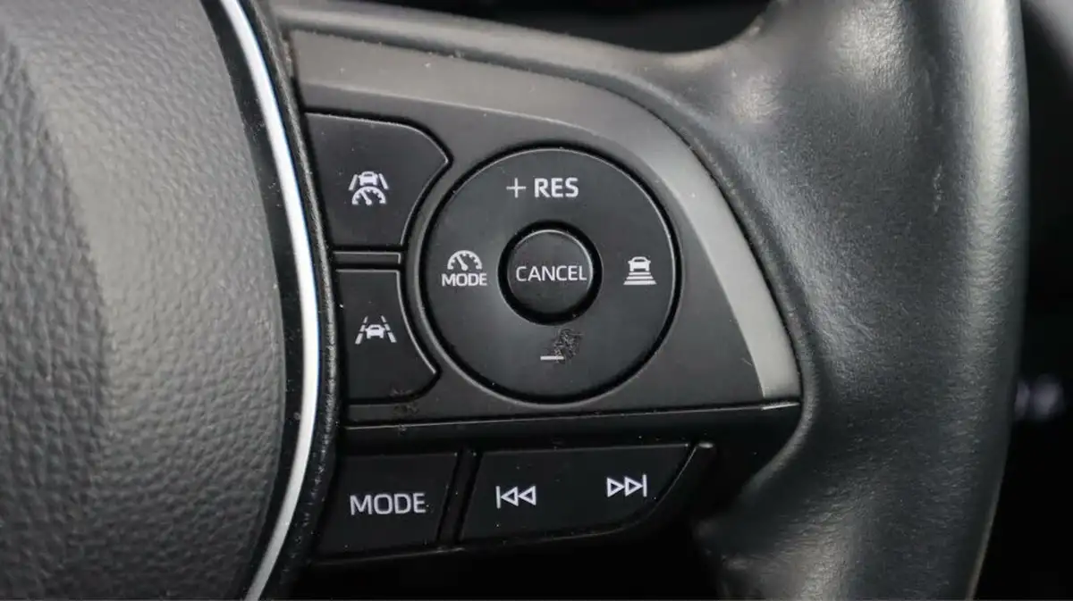 2023-toyota-corolla-18-vvt-i-icon-138bhp-hatchback-5d-big-24