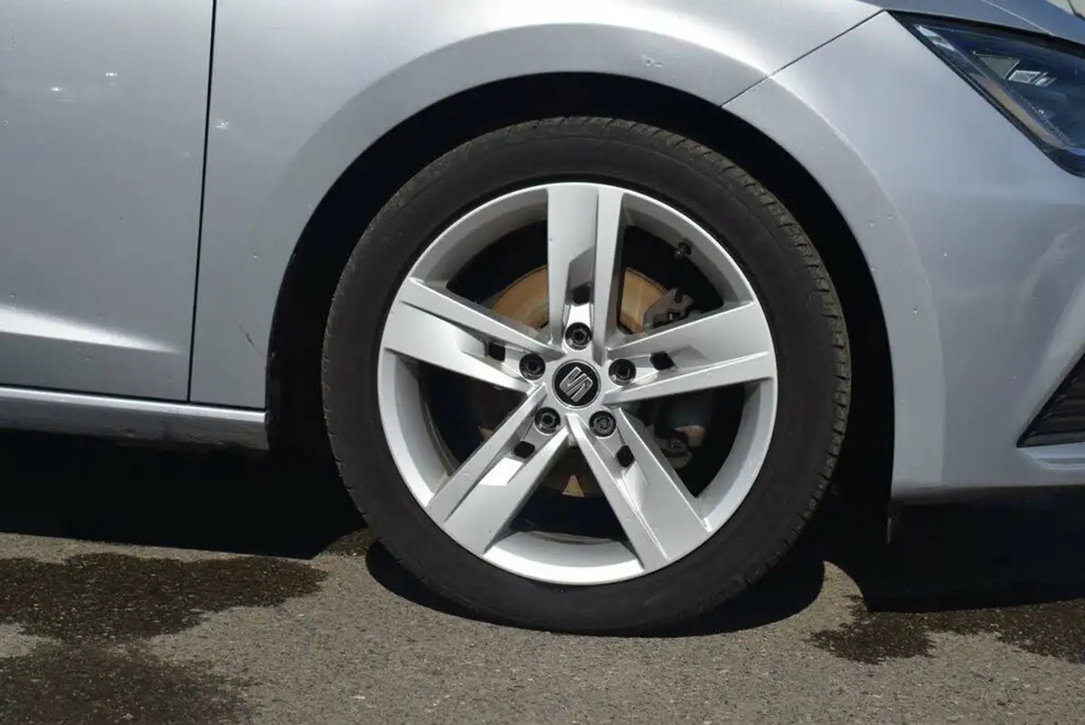 2019-seat-leon-20tdi-fr-estate-big-8