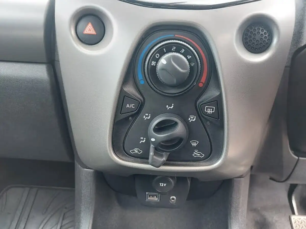 2015-peugeot-108-10-active-hatchback-5d-2-tronic-big-20
