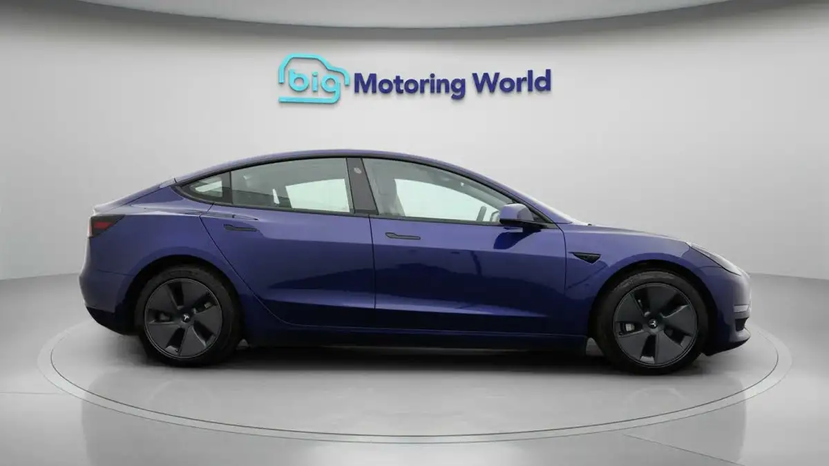 2021-tesla-model-3-e-long-range-awd-big-7
