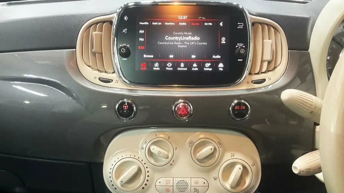 2017-fiat-500-12-lounge-big-4