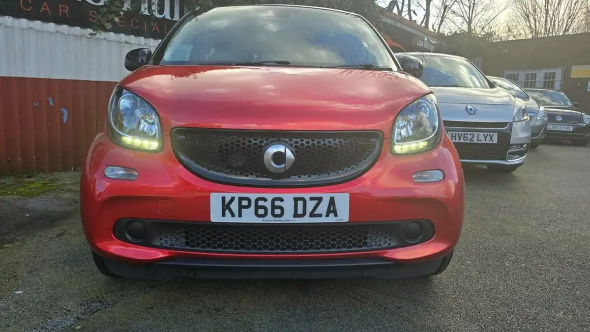 2016-smart-forfour-10-passion-71bhp-ss-big-6