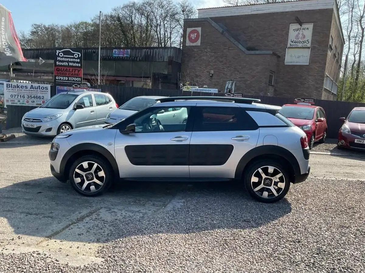 2016-citroen-c4-cactus-16bluehdi-flair-edition-big-77