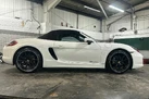 2014-porsche-boxster-27-small-22