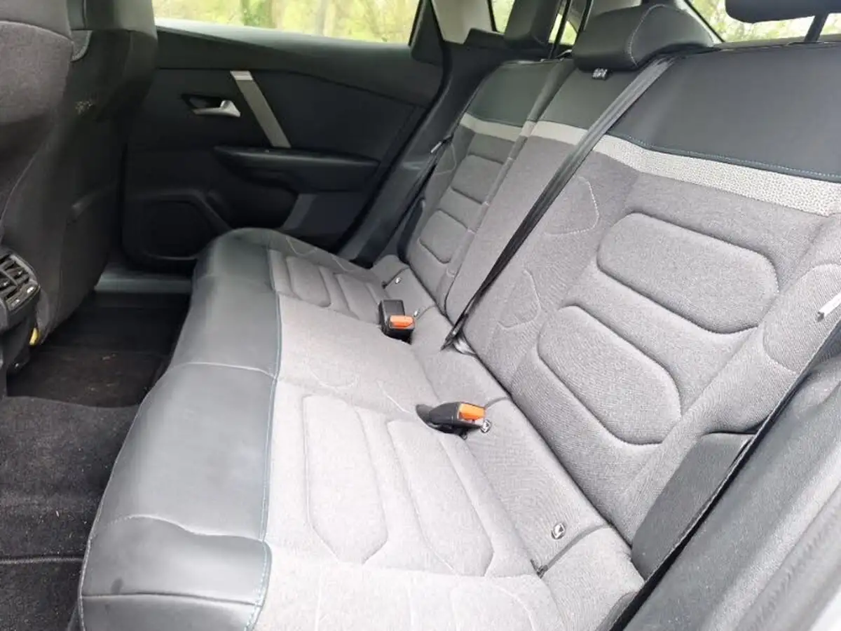 2022-citroen-c4-12-puretech-shine-130ps-big-5