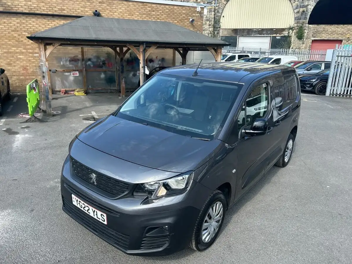 2022-peugeot-partner-15-bluehdi-1000-professional-premium-100pseu6d-big-36