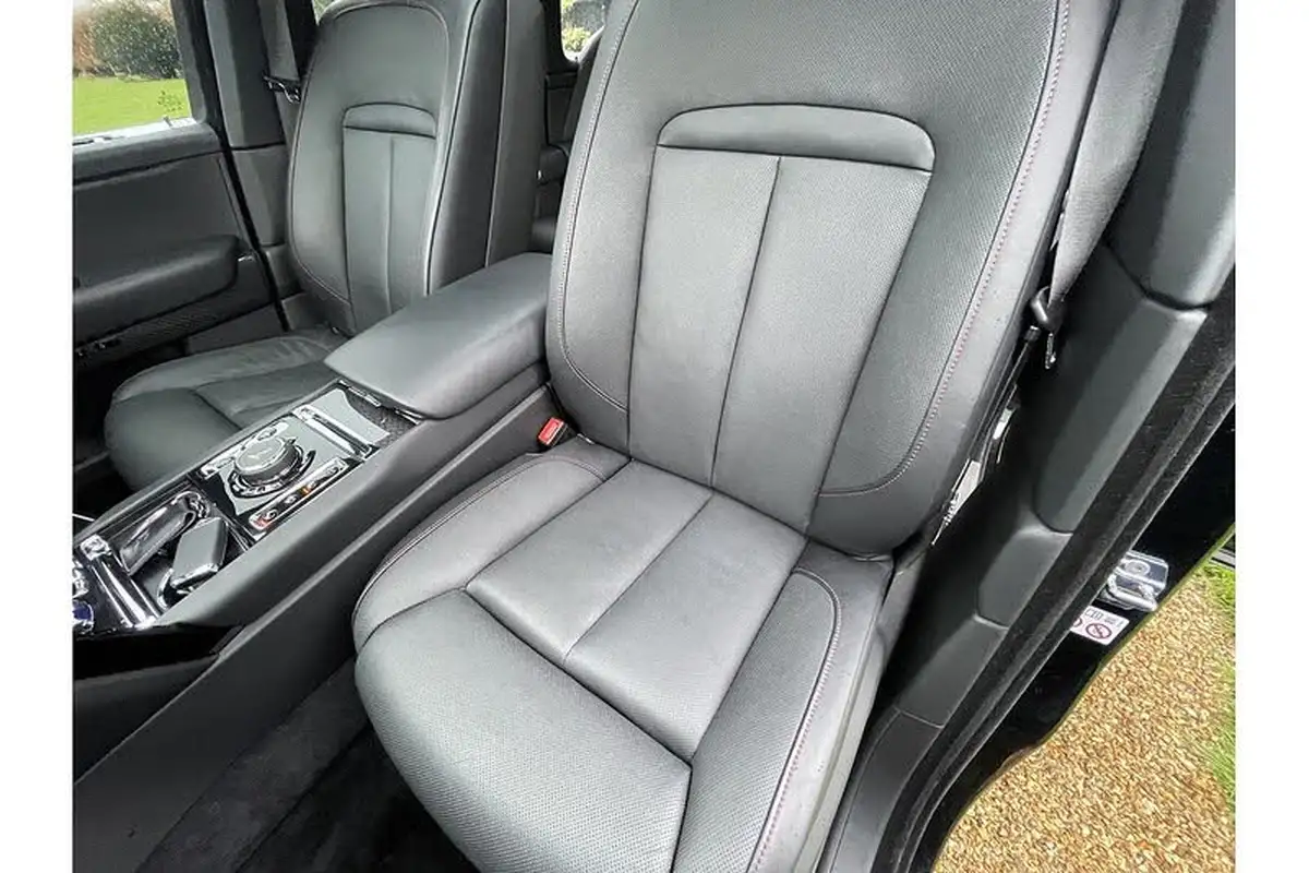 2023-rolls-royce-cullinan-675-black-badge-big-28
