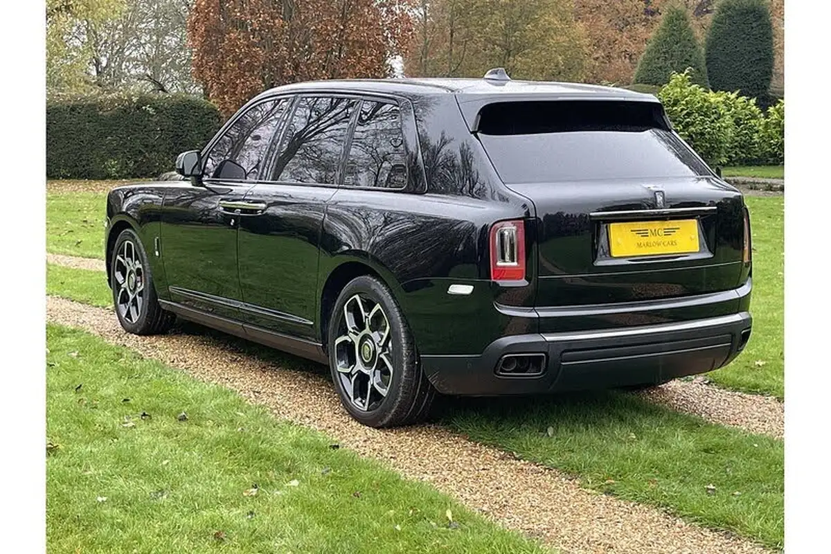 2023-rolls-royce-cullinan-675-black-badge-big-4
