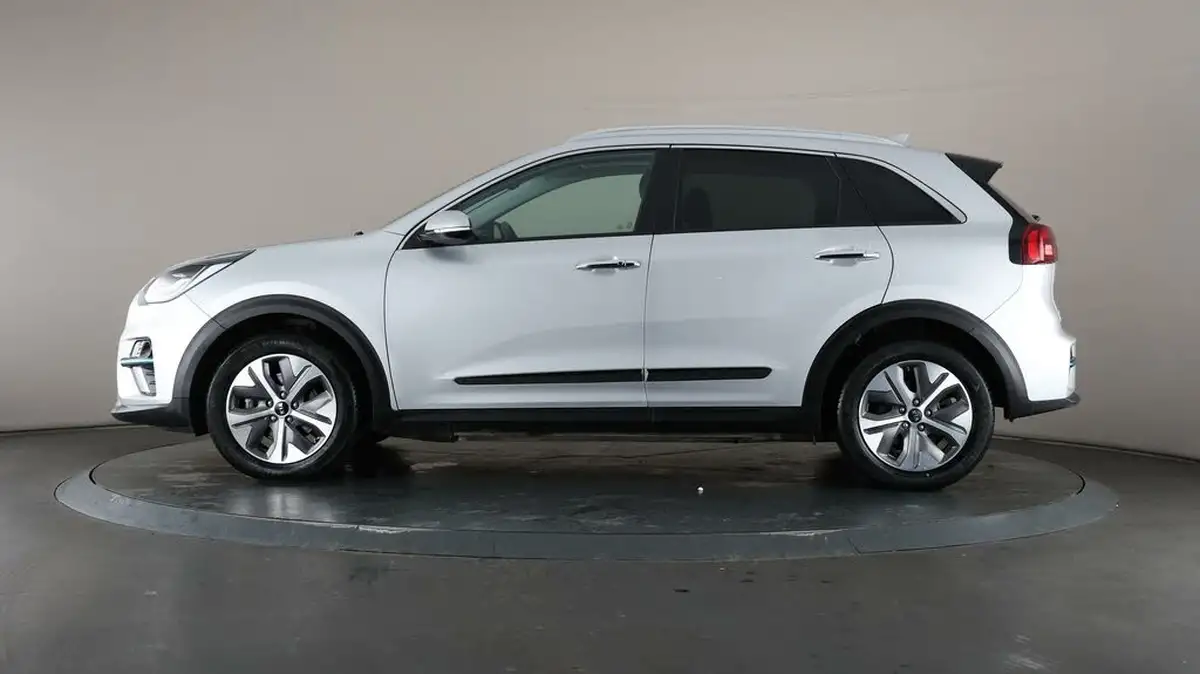 2021-kia-e-niro-ev-4-big-38