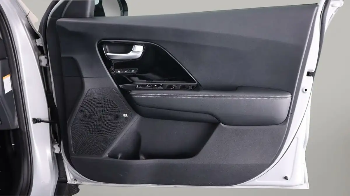 2021-kia-e-niro-ev-4-big-14