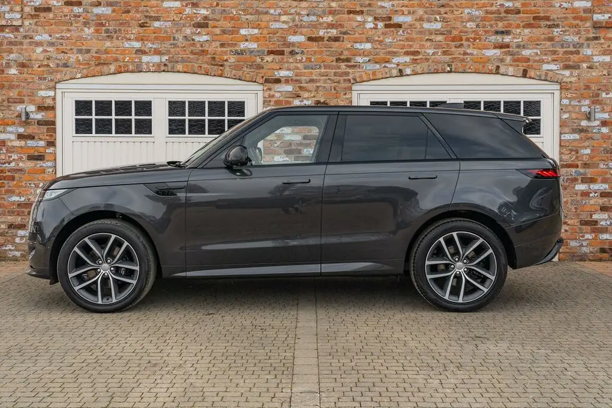 2023-land-rover-range-rover-sport-30-d300-dynamic-se-big-10