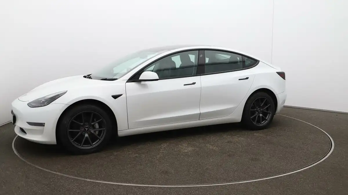 2020-tesla-model-3-e-long-range-big-66