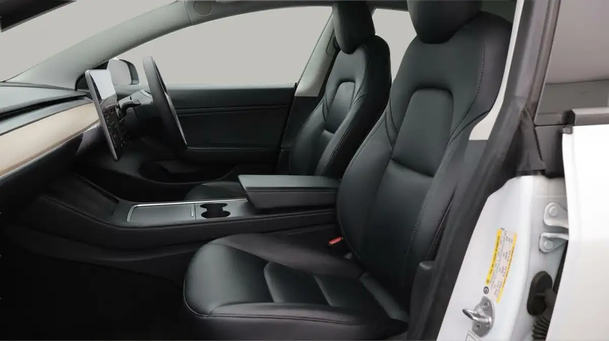 2020-tesla-model-3-e-long-range-big-14