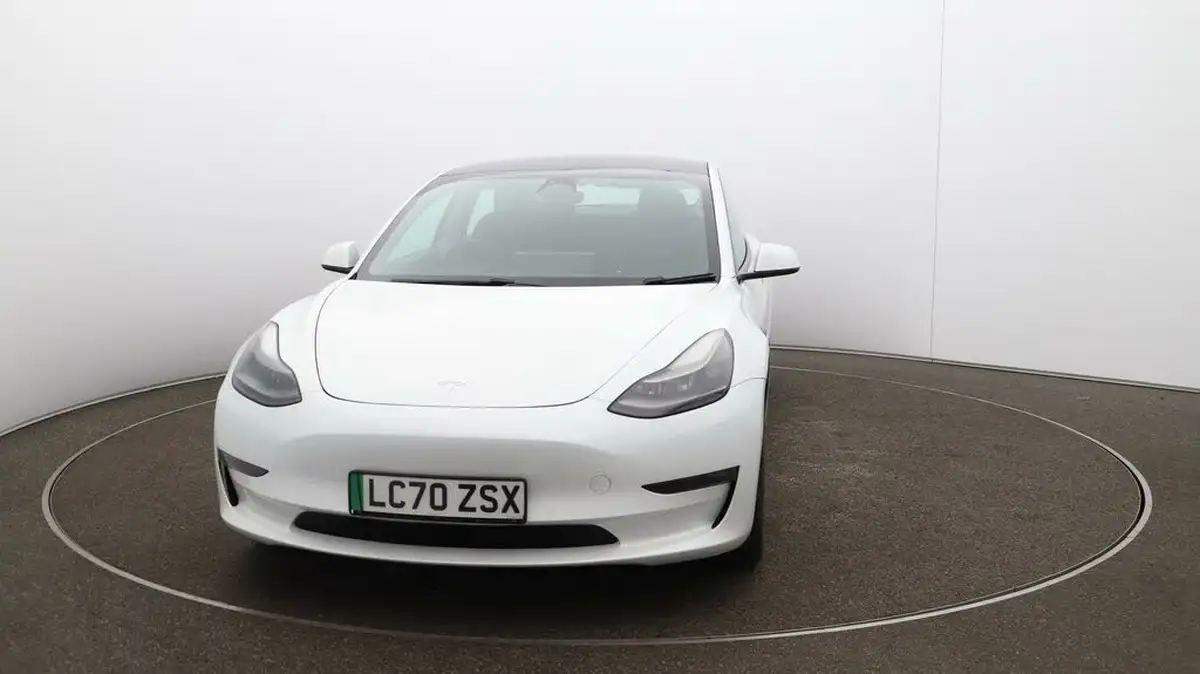 2020-tesla-model-3-e-long-range-big-38