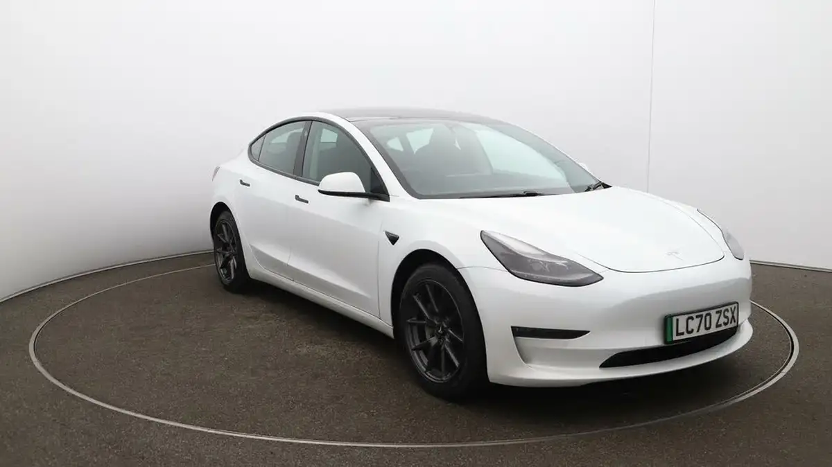 2020-tesla-model-3-e-long-range-big-42