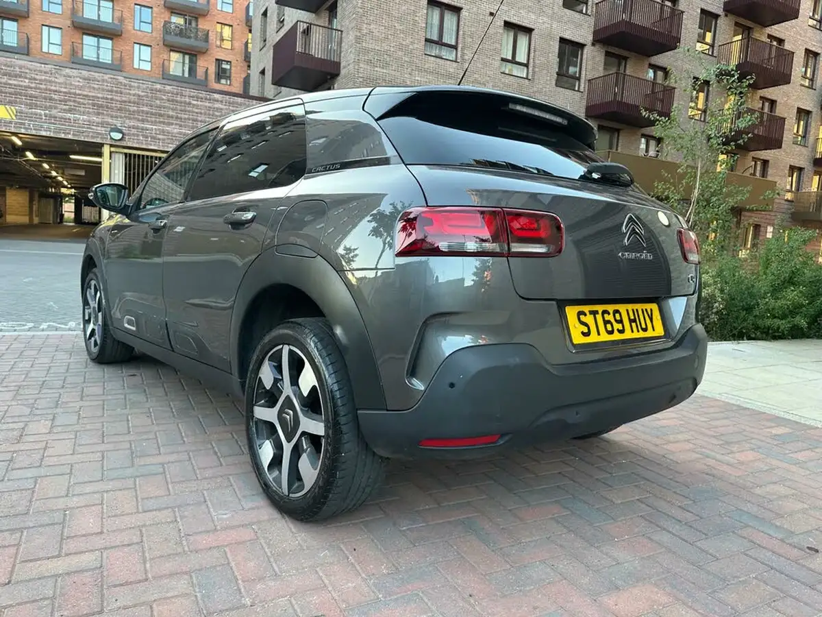 2019-citroen-c4-cactus-12-puretech-flair-130ps-eat6-big-18