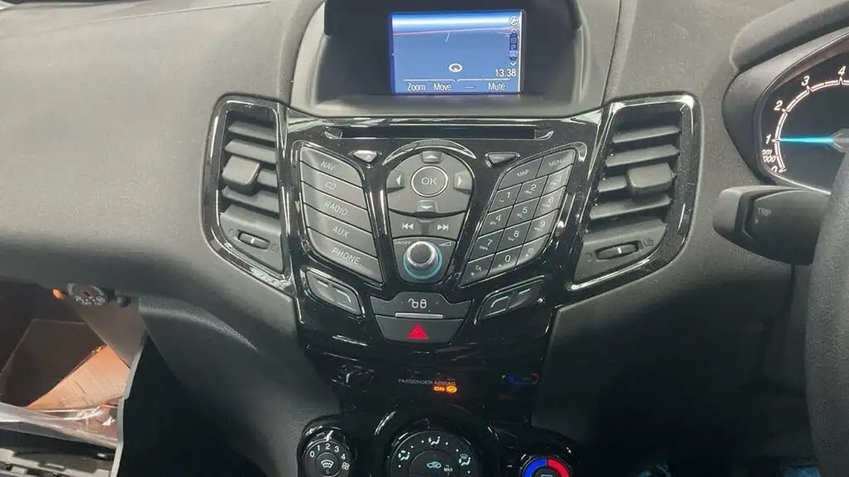 2016-ford-fiesta-10t-zetec-100ps-ecoboost-5d-powershift-big-12