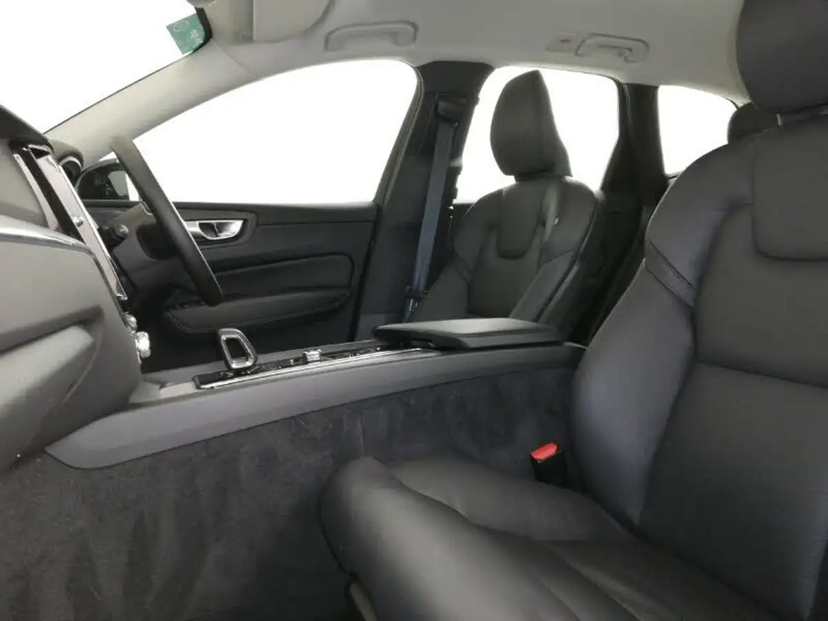 2023-volvo-xc60-20-b5-plus-big-4