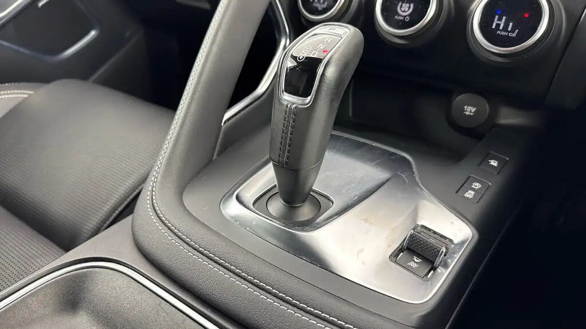 2018-jaguar-e-pace-20-i4d-r-dynamic-se-180ps-big-19