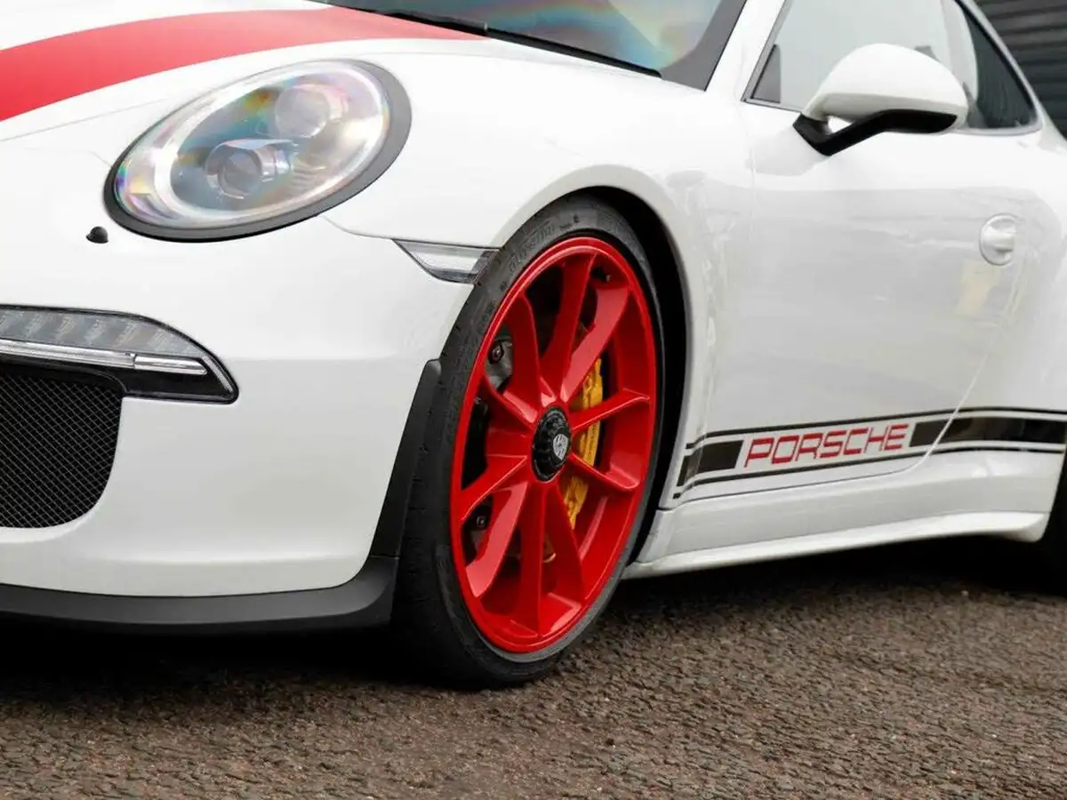 2016-porsche-911-40-r-big-29
