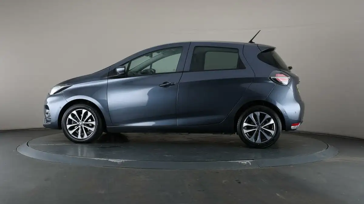 2021-renault-zoe-e-gt-line-big-35